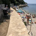 Apartment By The Sea *