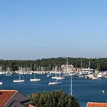 Apartment By The Sea Pula