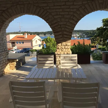 By The Sea Apartment Pula