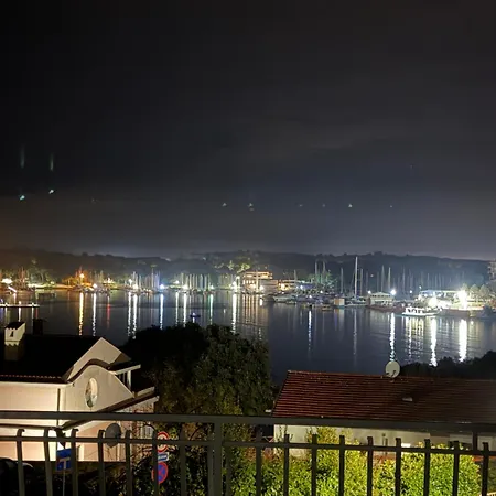 By The Sea Apartment Pula