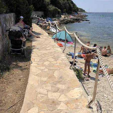 Apartment By The Sea *