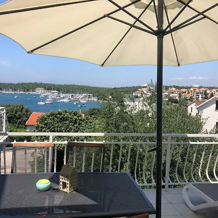 Apartment By The Sea