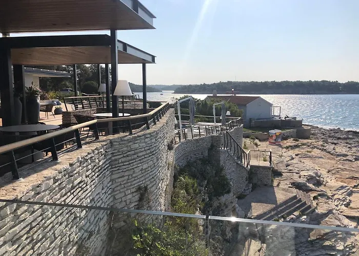 By The Sea * Pula