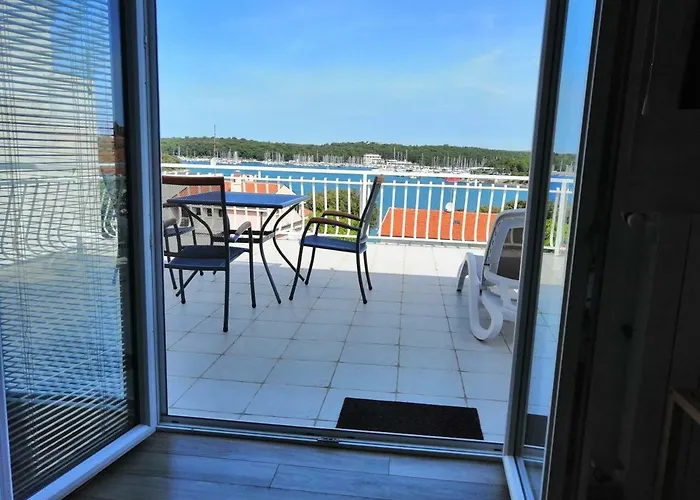 By The Sea Apartman Póla